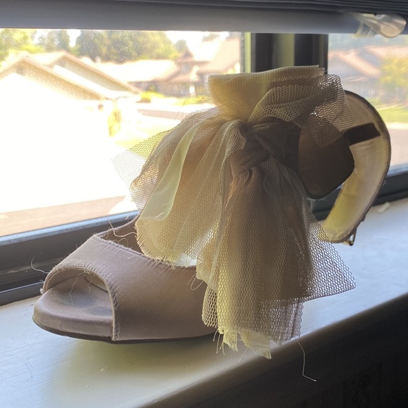 Bow Heels - Picture 6 of 6